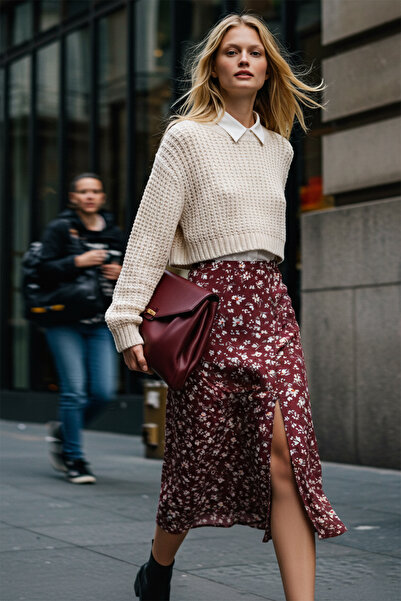 Trendyol Collection Fusta midi țesută din țesătură de viscoză cu model floral cu fantă burgundă TWOSS20ET0230