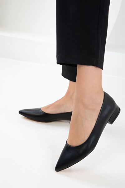 SOHO Pantofi cu toc clasici de damă negri 21023