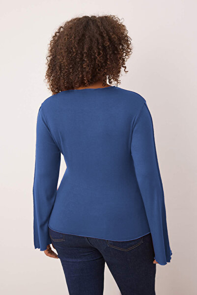 Trendyol Curve Indigo Viscose/Soft Fabric Ribbed Detail Spanish Sleeve Knitted Plus Size Blouse Tbbaw26Af00017