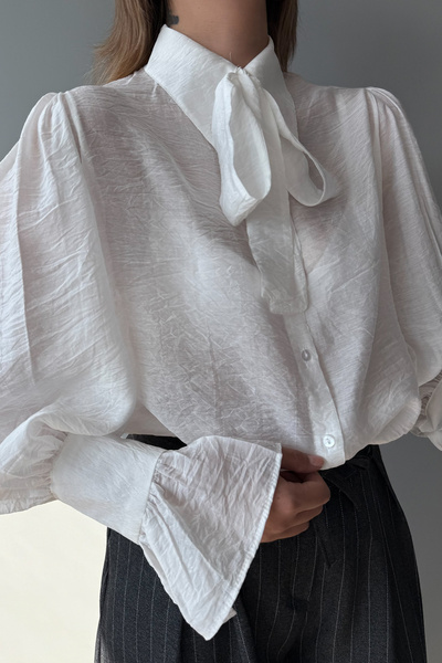 Trendyol Collection Weißes Boho-Hemd mit Schnürdetail, leicht transparent, weicher Griff, TWOAW26GO00111