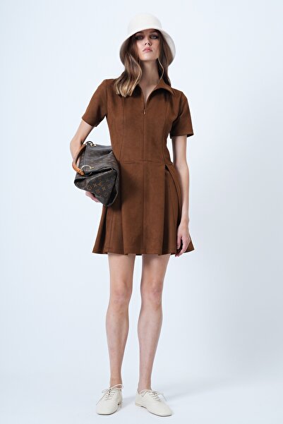 Trend Alaçatı Stili Kadın Kahverengi Pile Detaylı Süet Mini Elbise ALC-X14630