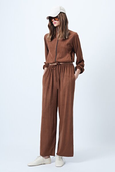 Trend Alaçatı Stili Women's Tan Stand Collar Zippered Soft Textured Suede Jacket and Double Pocket Pants Suit Alc-X14445