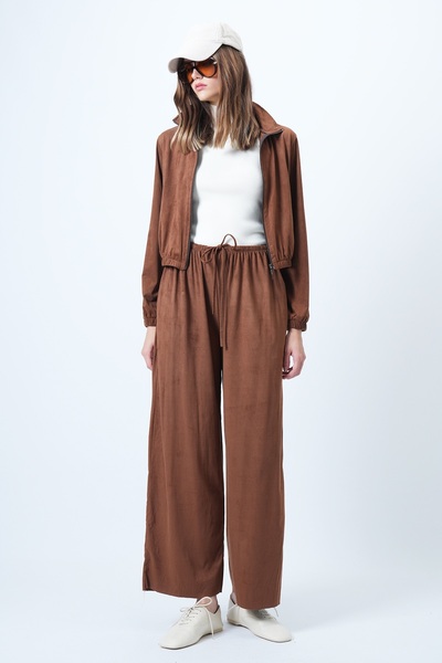 Trend Alaçatı Stili Women's Tan Stand Collar Zippered Soft Textured Suede Jacket and Double Pocket Pants Suit Alc-X14445
