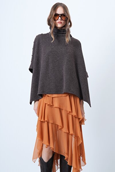 Trend Alaçatı Stili Women's Brown Turtleneck Button Detailed Oversize Knitwear Poncho Alc-X14631