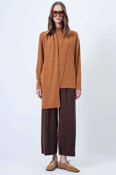 Trend Alaçatı Stili Γυναικεία μπλούζα με λεπτομέρεια από πλεκτό σάλι με λαιμόκοψη μουστάρδα ALC-X14613