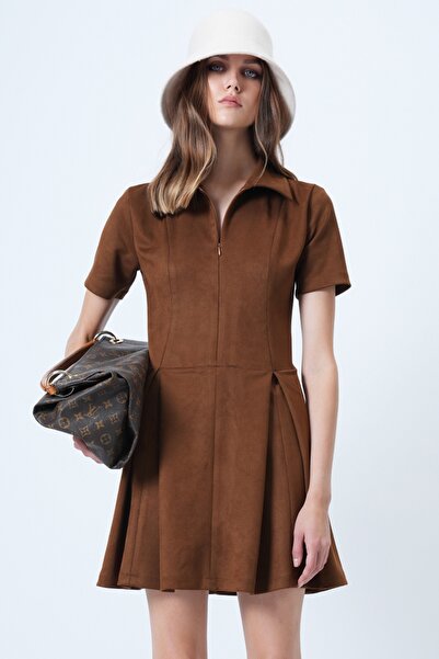 Trend Alaçatı Stili Kadın Kahverengi Pile Detaylı Süet Mini Elbise ALC-X14630