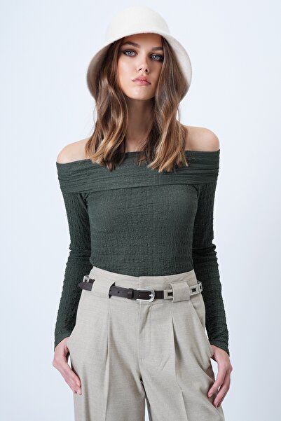 Trend Alaçatı Stili Khakifarbene Damenbluse mit Madonna-Kragen und langen Ärm...