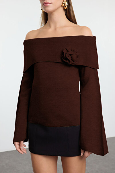 Trendyol Collection Brown Rose Detailed Carmen Collar Knitwear Sweater Twoaw25Kz00373