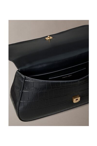 Calvin Klein Geantă de umăr pentru femei cu curea cu lanț și model crocodil - negru