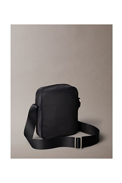 Calvin Klein SLEEK REPORTER