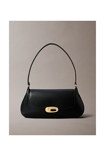 Calvin Klein HARDWARE FLAP VÁLLTÁSKA