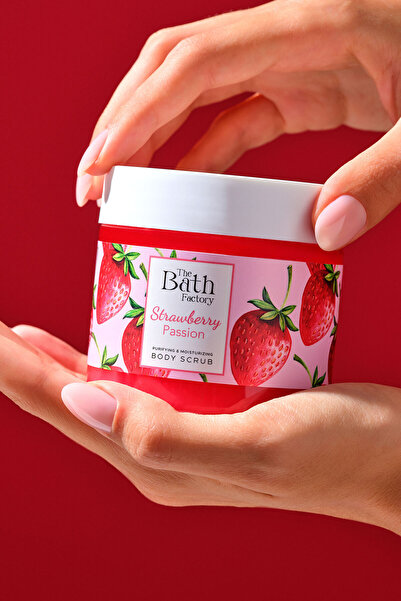 THE BATH FACTORY Nemlendirici Ve Arındırıcı Vücut Peelingi - Çilek Aromalı 300gr
