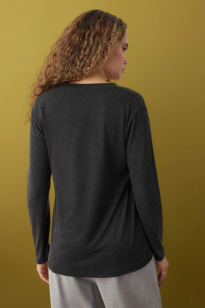 Trendyol Collection Black V-Neck Flowy Stretchy Knitted Blouse Twoaw26Bz00139