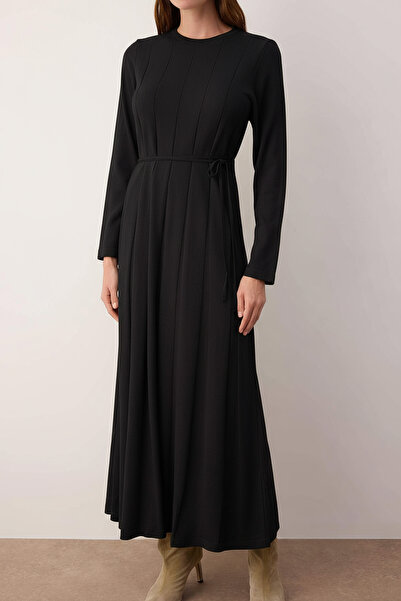 Trendyol Modest Μαύρο φόρεμα χωρίς επένδυση από πλεκτό ύφασμα Ribana/Camisole Hijab TCTAW26EB00010