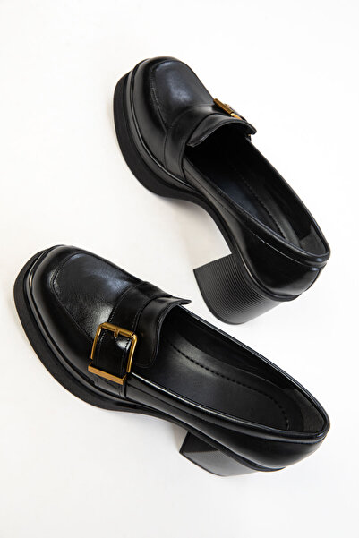 SOHO Черни дамски мокасини 20954