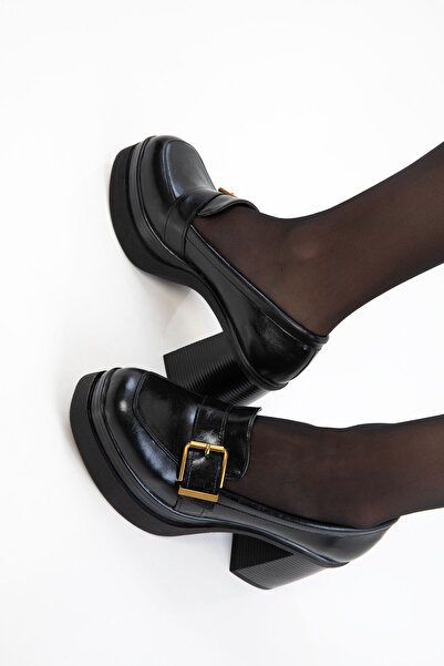 SOHO Черни дамски мокасини 20954