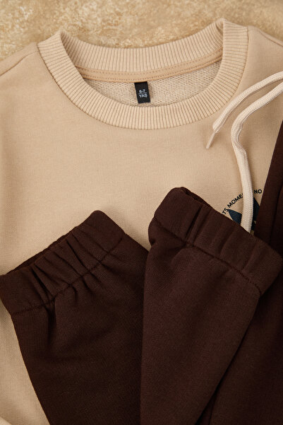 TRENDYOLKIDS Beige Cotton Slogan Printed Regular Boys' Knitted Bottom - Top Set Tkdaw26Au00047