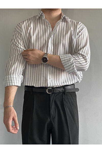 Trendyol Collection Weißes, gestreiftes Herrenhemd mit normaler Passform TMNAW26GO00026