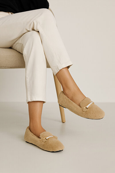 Beyond Women's Beige Plush Home Slippers Byndvt01