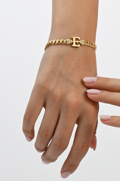 Söğütlü Silver Gümüş altın yaldızlı zirkon taşlı üç boyutlu gurmet zincirli E harf bileklik SGTL12300GOLD-E