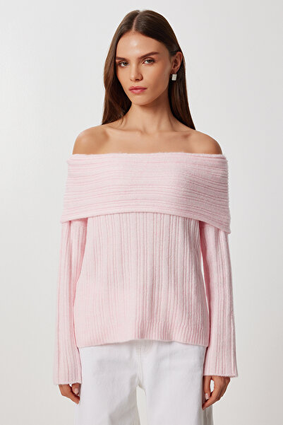 Happiness İstanbul Women's Pink Madonna Collar Knitwear Sweater Pf00049