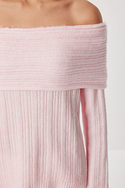 Happiness İstanbul Women's Pink Madonna Collar Knitwear Sweater Pf00049