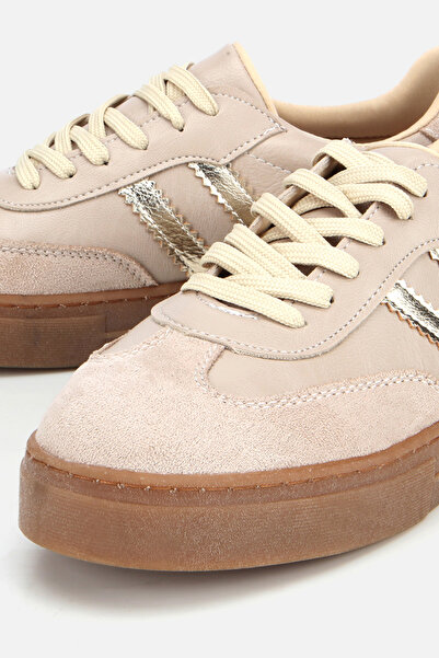 Yaya by Hotiç Kadın Bej Altın Detaylı Rahat Spor Ayakkabı