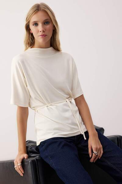 Trendyol Collection Ecru Tie Detail Regular/Normal Fit Knitted Blouse Twoaw26Bz00174