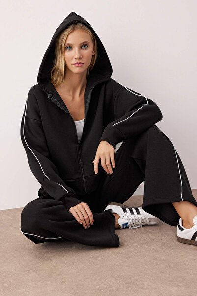 Trendyol Collection Μαύρο χοντρό ριχτό φερμουάρ με κουκούλα Oversize/φαρδιά πλεκτή φόρμα TWOAW26EM00000