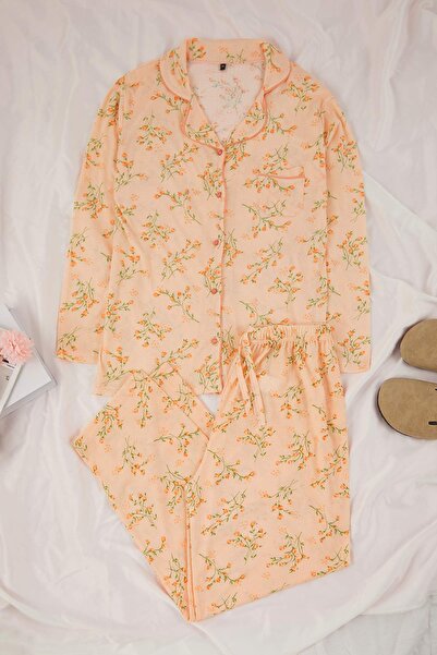 Trendyol Curve Помаранчева сорочка з квітковим візерунком та коміром з бією, трикотажний піжамний комплект TBBAW26AI00039
