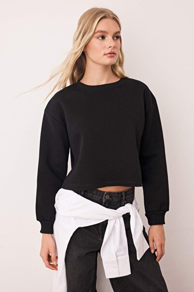 Trendyol Collection Black Thick Fleece Inside Crew Neck Crop Knitted Sweatshirt Twoaw26Sw00093