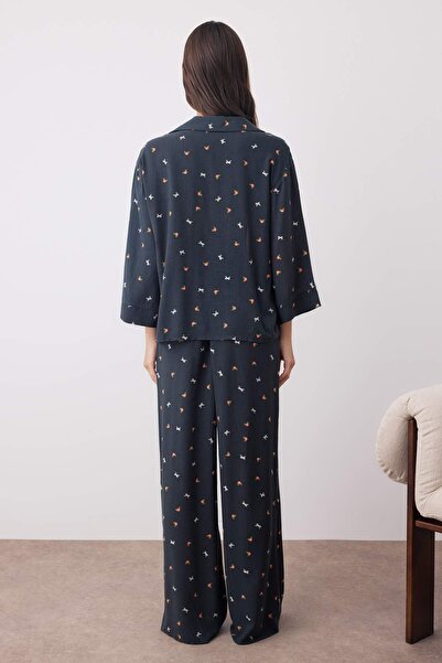 Trendyol Collection Set de pijamale din țesătură din viscoză cu panglică/arc și flori multicolore THMAW26PT00065