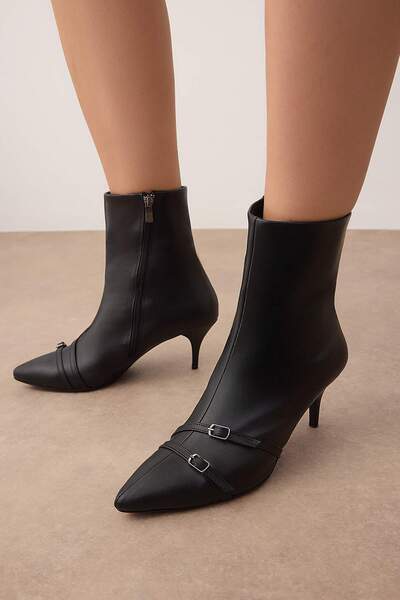 TRENDYOL SHOES Schwarze Damen-Stiefeletten mit spitzem Zehenbereich und dünne...