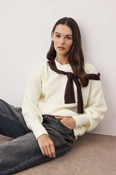 Trendyol Collection Ecrufarbener Strickpullover mit weiter Passform - TWOAW23KZ01448