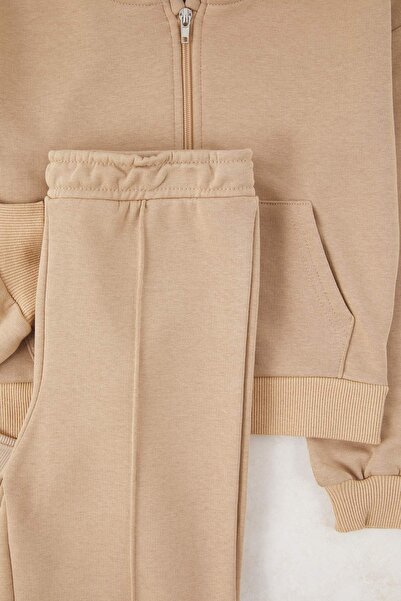 TRENDYOLKIDS Beigefarbenes 3-teiliges Set aus Baumwolle mit Kapuze und regulärem Strickoberteil und -unterteil für Mädchen TKDAW26AU00000