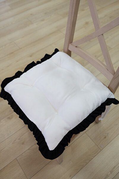 GOCCIA Beyaz Siyah Fırfırlı Özel Dikişli Sandalye Minderi Dolgulu Kare Bağcıklı Yıkanabilir 40x40 cm