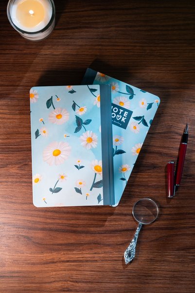 Be Online Hard Cover Daisy Unlined Notebook 14X21 cm - Natural Collection Daises in Blue