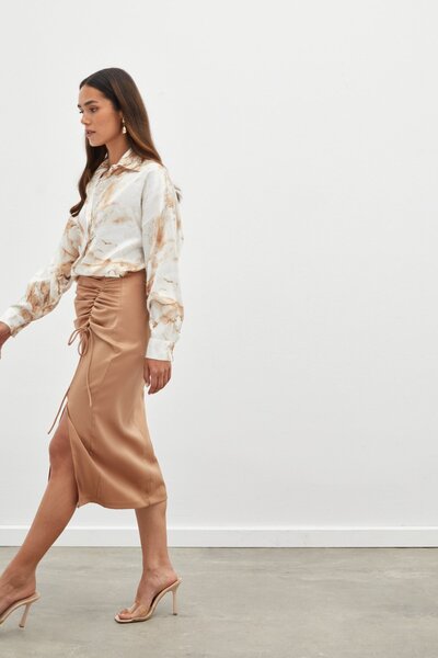 Sateen Büzgü Detaylı Saten Etek - Camel