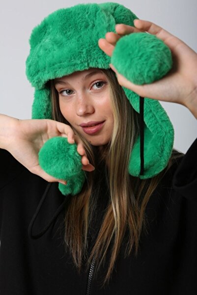 Luminos Butik Kadın Yeşil Ponponlu Kürklü Kulaklıklı Peluş Şapka Bere Bere1103