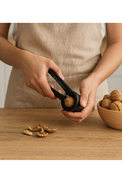 Cazoria Cast Peanut & Walnut Cracker