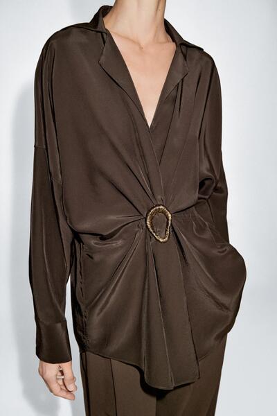 Massimo Dutti Broş detaylı uzun gömlek