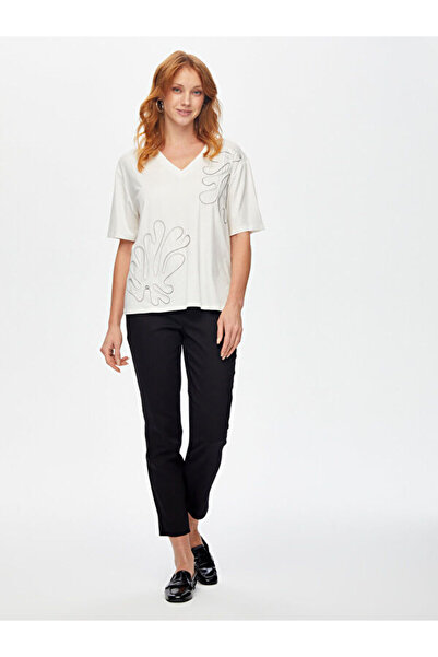 Faik Sönmez Kontrast Nakışlı V Yaka T-Shirt 69573
