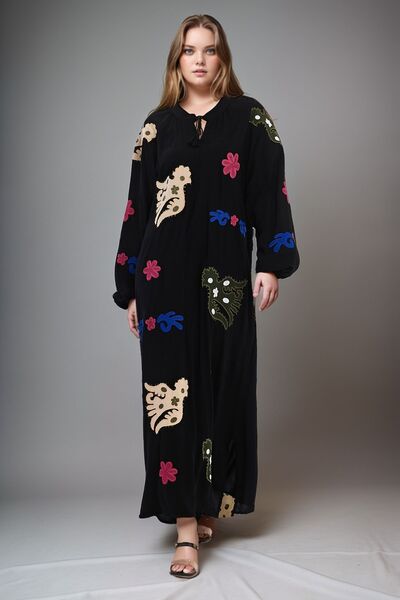 bacc Μακρύ γυναικείο φόρεμα με μαύρο κέντημα γιακά - Bcvl-24915