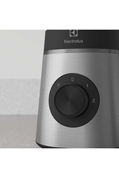 Electrolux خلاط عصائر مدمج E4SB1-4ST من كرييت 4