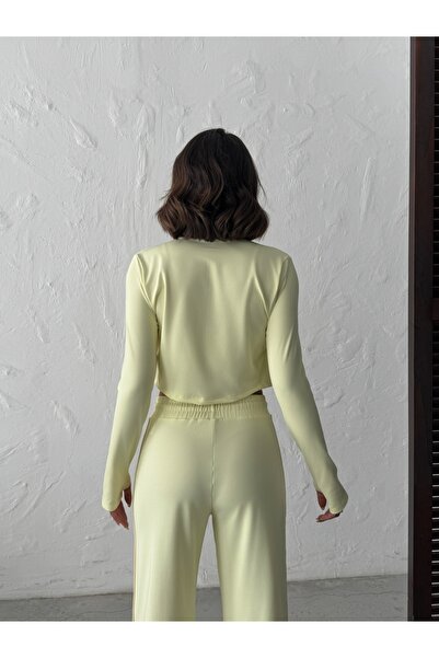 Miss Prova Αθλητικό πλεκτό μπουφάν/φούτερ από μαλακό ύφασμα με φερμουάρ και κλειστό μέσα στα δάχτυλα MISSCE7334