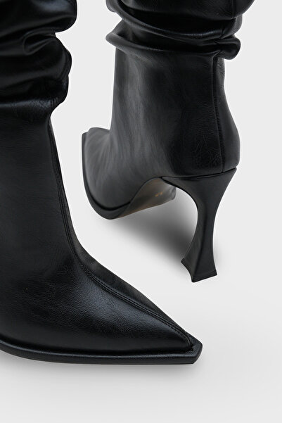 LOJO Női hegyes orrú sarkú alkalmi csizma Semore fekete