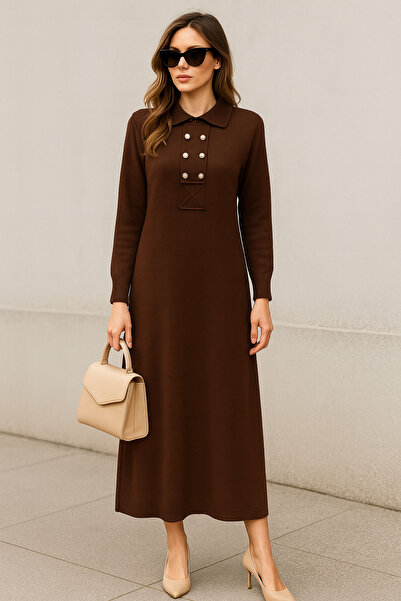 semela SEZON NOU ROCHIE DE TRICO DETALIATA CU DETAIL CU BUTONI (135 cm. Lungime)