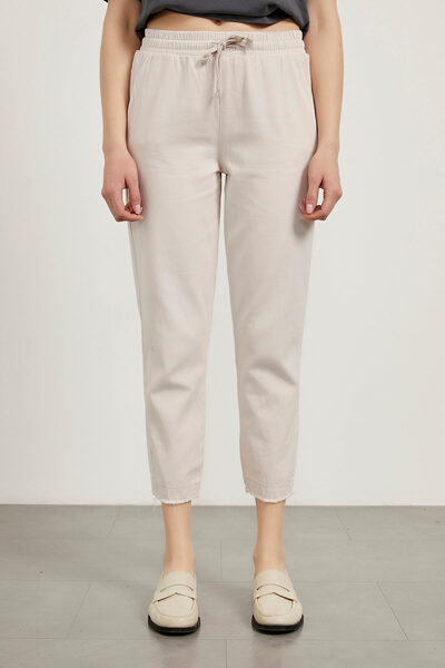 Arma Life Women's Natural Fabric Comfortable Basic Cream Carrot Pants