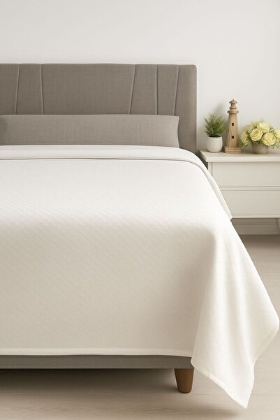 MELONIE Double White Diamond Patterned Hotel Bedspread - 200X240