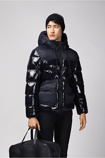 Kiğılı Пухена яке с качулка